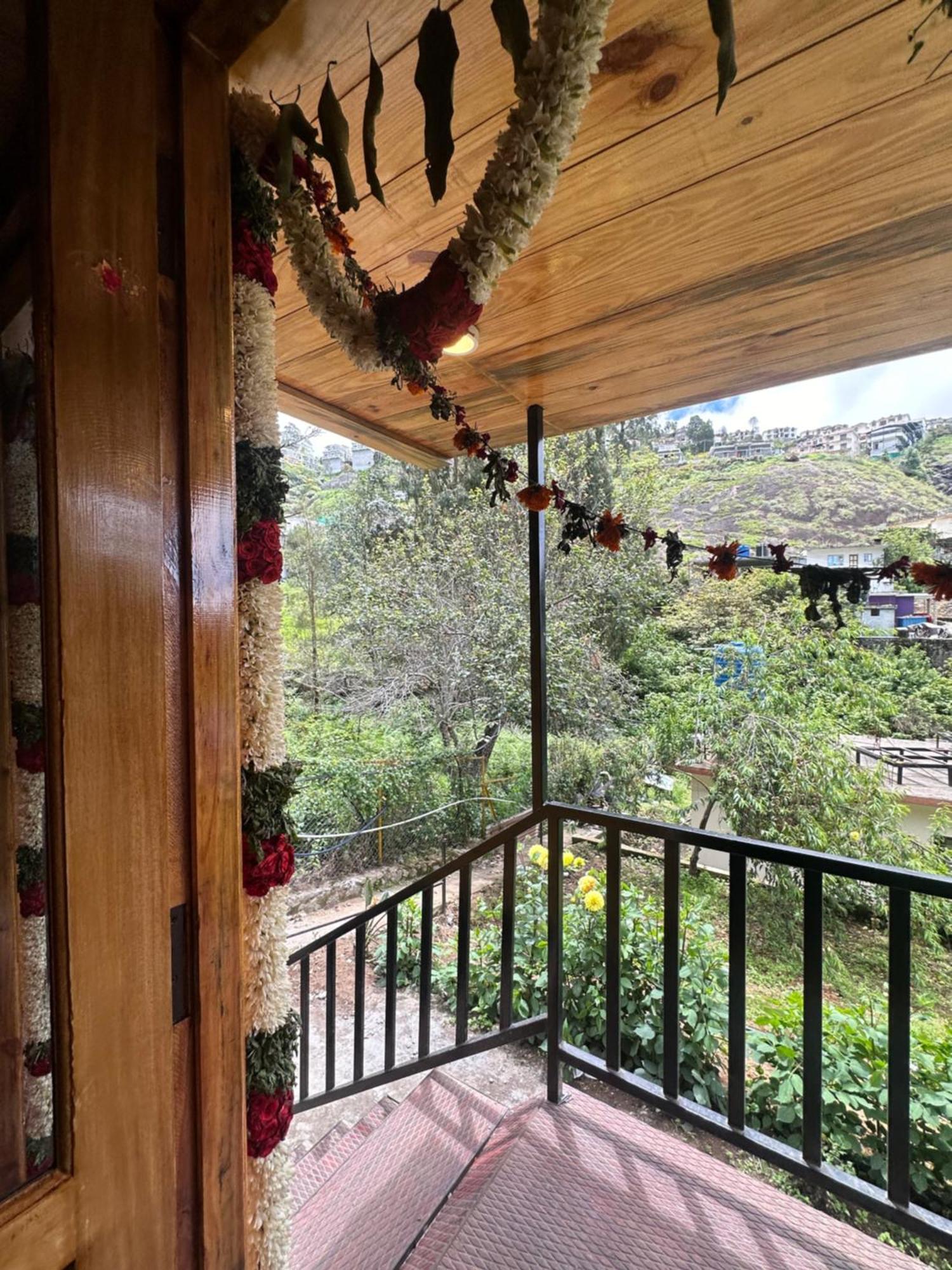 Magica Mount A Frame Wood House Villa Kodaikanal Bagian luar foto